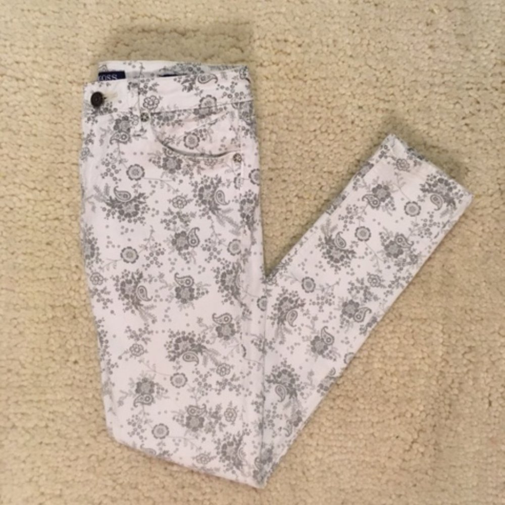 Vigoss White Jagger skinny jeans with black paisley